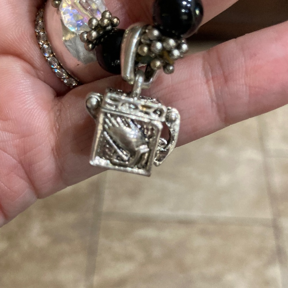 Prayer Box Stretch Bracelet - Picture 2 of 6